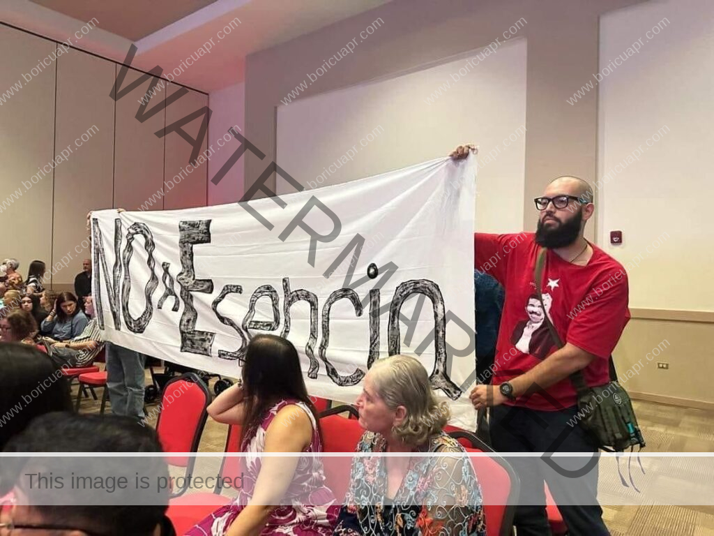 Se retiran por abucheos y reclamos, manifestantes en Cabo Rojo.